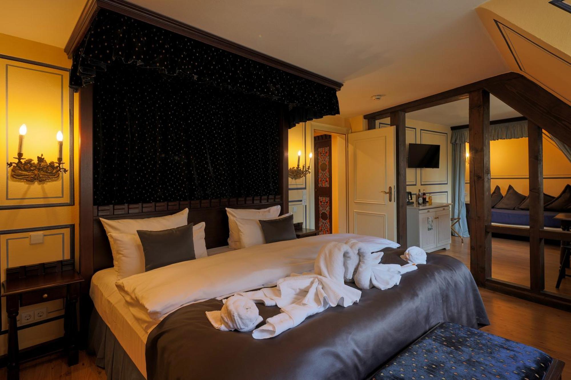 Junior Suite,1666040987:JPEG